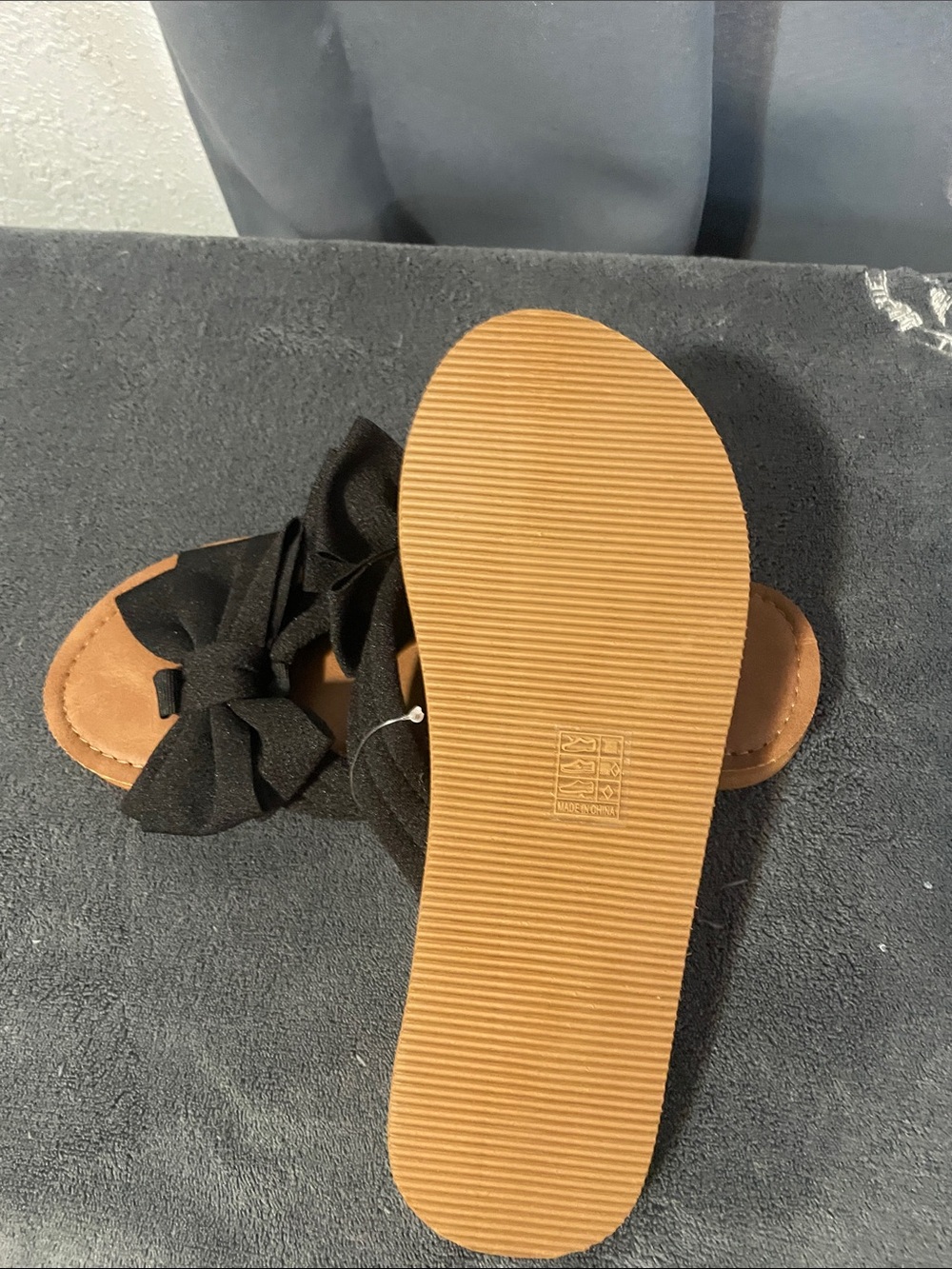 Kate Miuch  Black Bow Slide Sandals with Tan Footbed NWOT - Picture 5 of 6